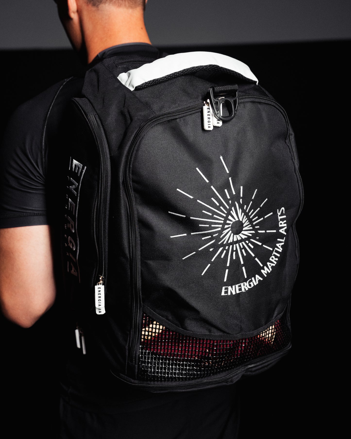 Convertible hybrid backpack
